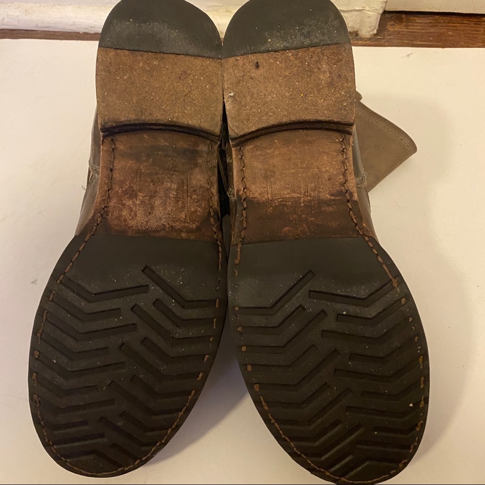 Frye Distressed Veronica Short Boot - Picture 11 of 13